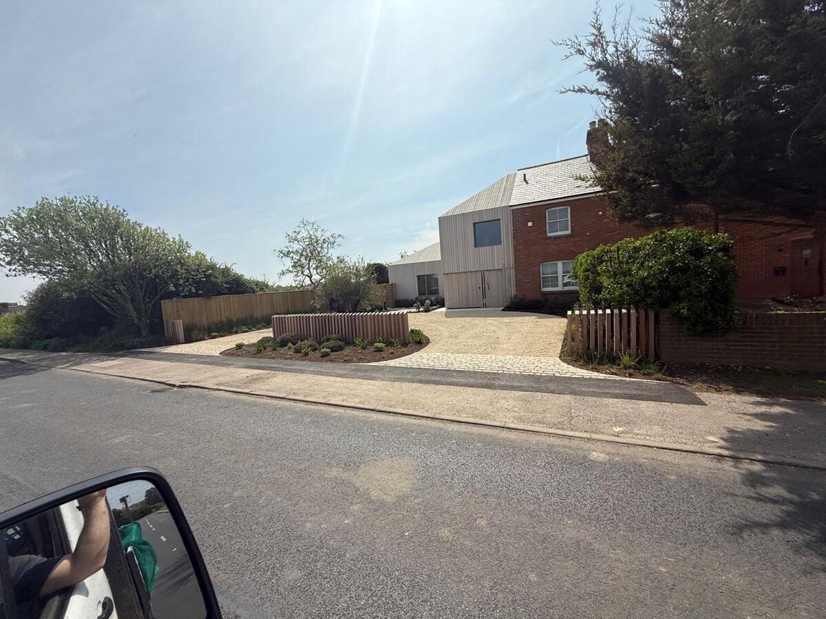 Premium bespoke fencing installation