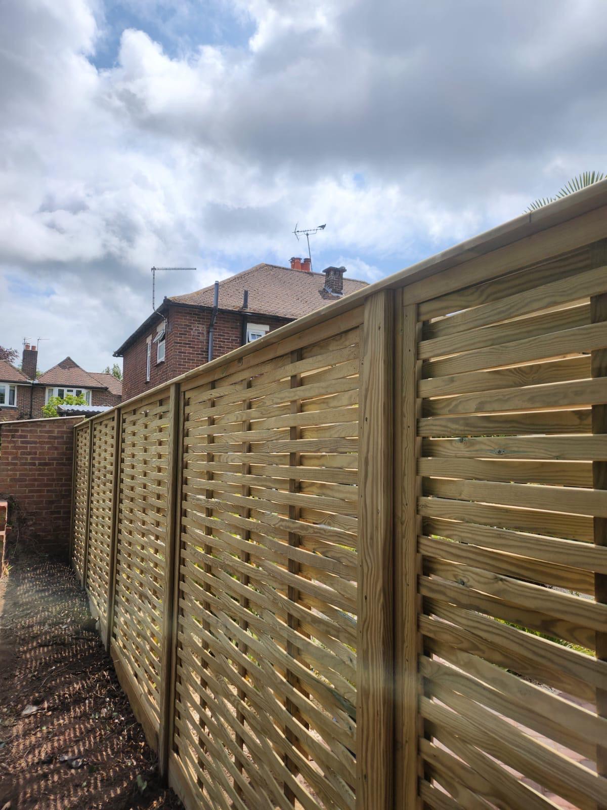 Bespoke horizontal slat fencing
